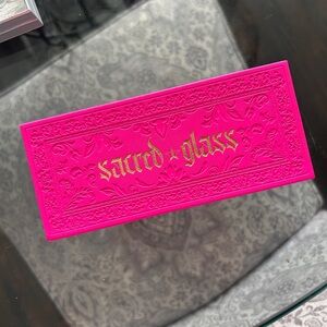 Jeffree Star Cosmetics Sacred Glass Extreme Frost Highlighter Trio
